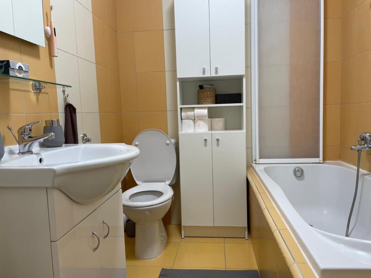 Cozy Apartment Near The City Center Hradec Králové 外观 照片