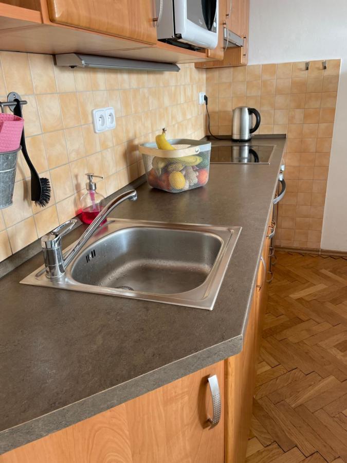 Cozy Apartment Near The City Center Hradec Králové 外观 照片